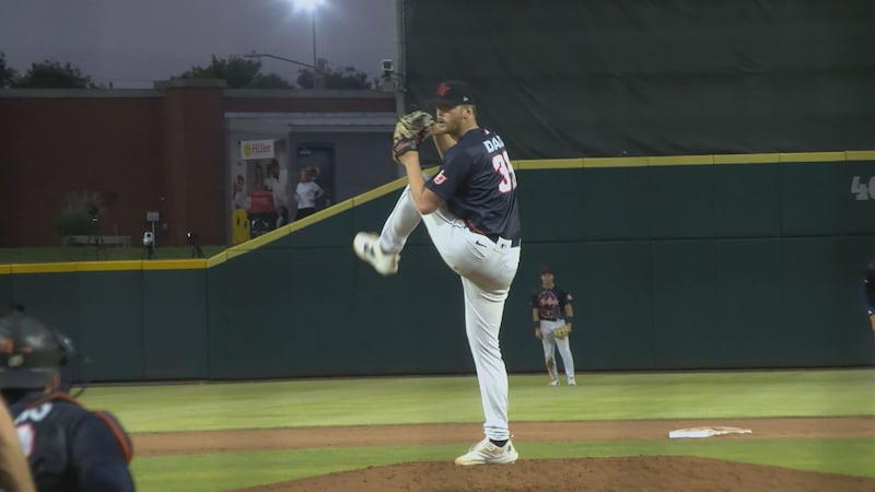The Bowling Green Hot Rods defeated the Rome Emperors 5-1 Saturday night behind 6.2 scoreless...