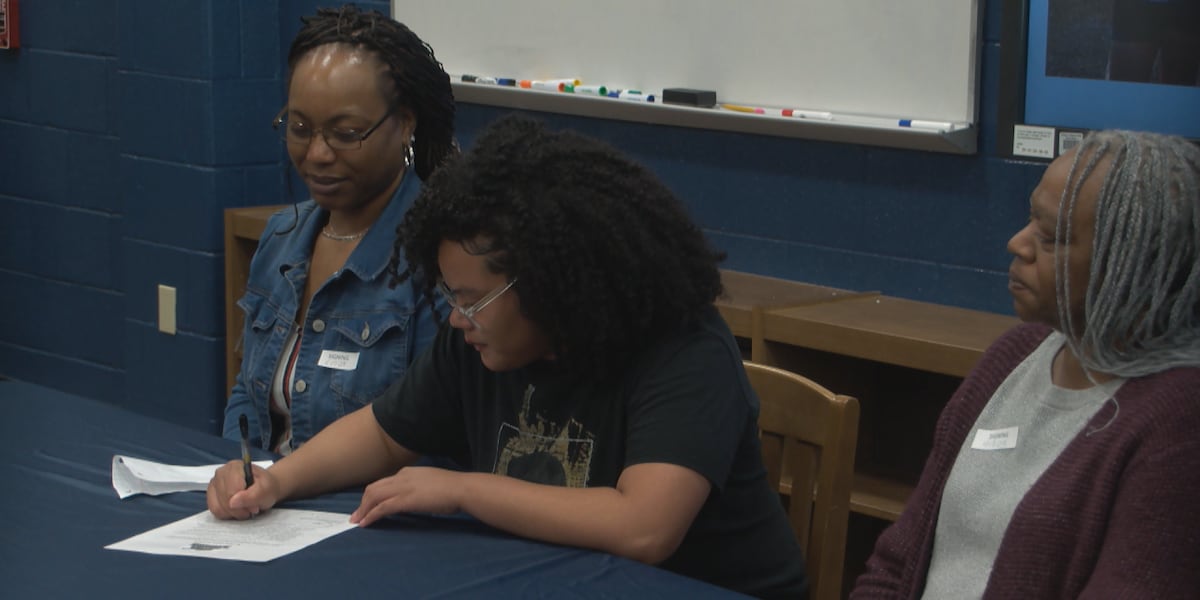 Jenetta Hurst Jenetta Shobe signs letter of intent with Campbellsville University ...