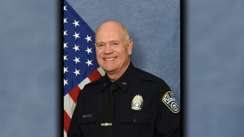 Barry Foust, the officer responsible for reporting the Sept. 11 attack on the Pentagon, has died.