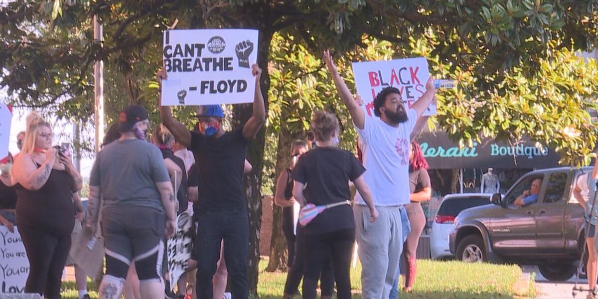 100 gather in Grayson County for BLM protests 100 gather in Grayson County for BLM protests