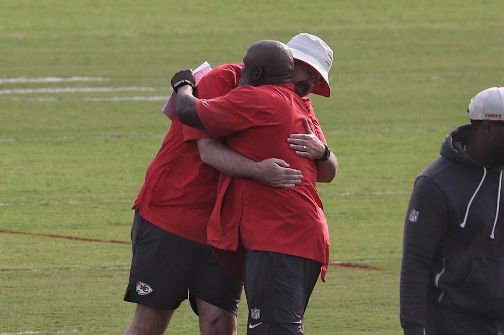 JEFFERSON CITY, Mo. -- Chiefs OC Eric Bieniemy returns to practice. It is his first practice...
