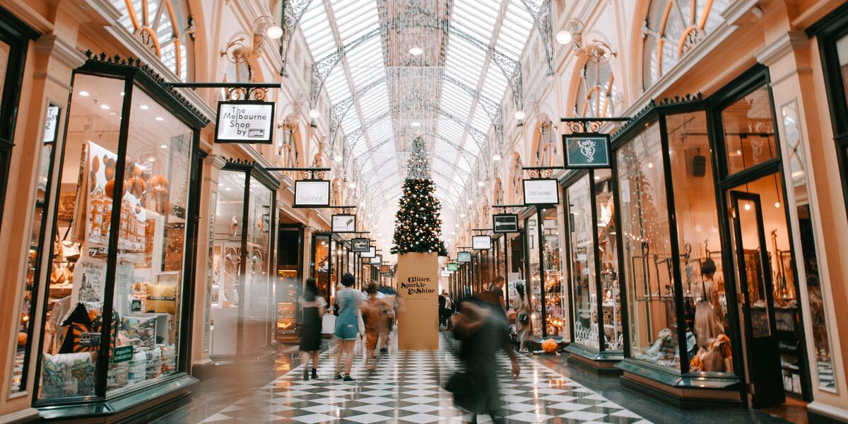 Near-record number of consumers participated in holiday weekend shopping Near-record number of consumers participated in holiday weekend shopping