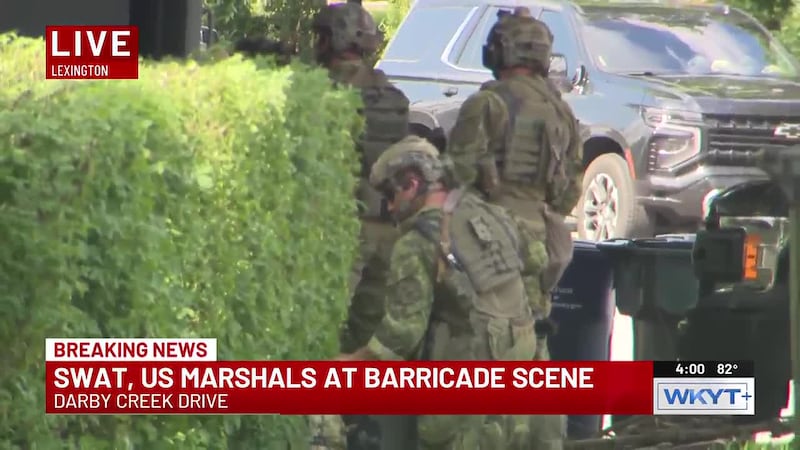 SWAT, US Marshals at barricade scene in Lexington